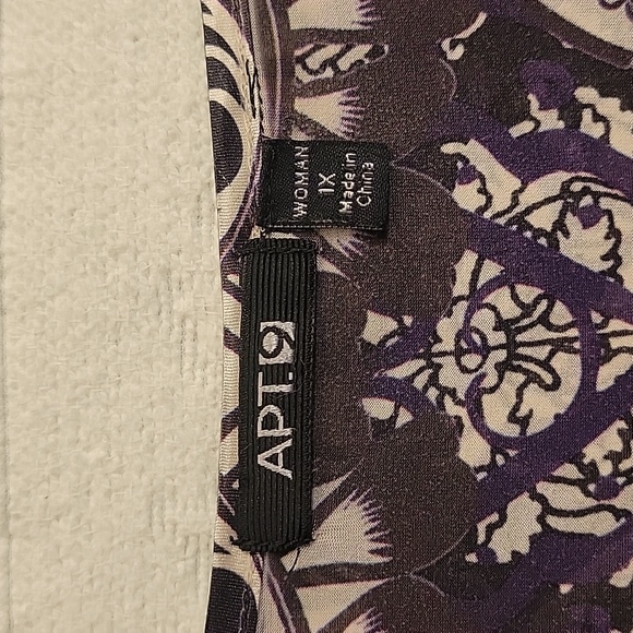 Apt. 9 Woman Blouse - Picture 2 of 4